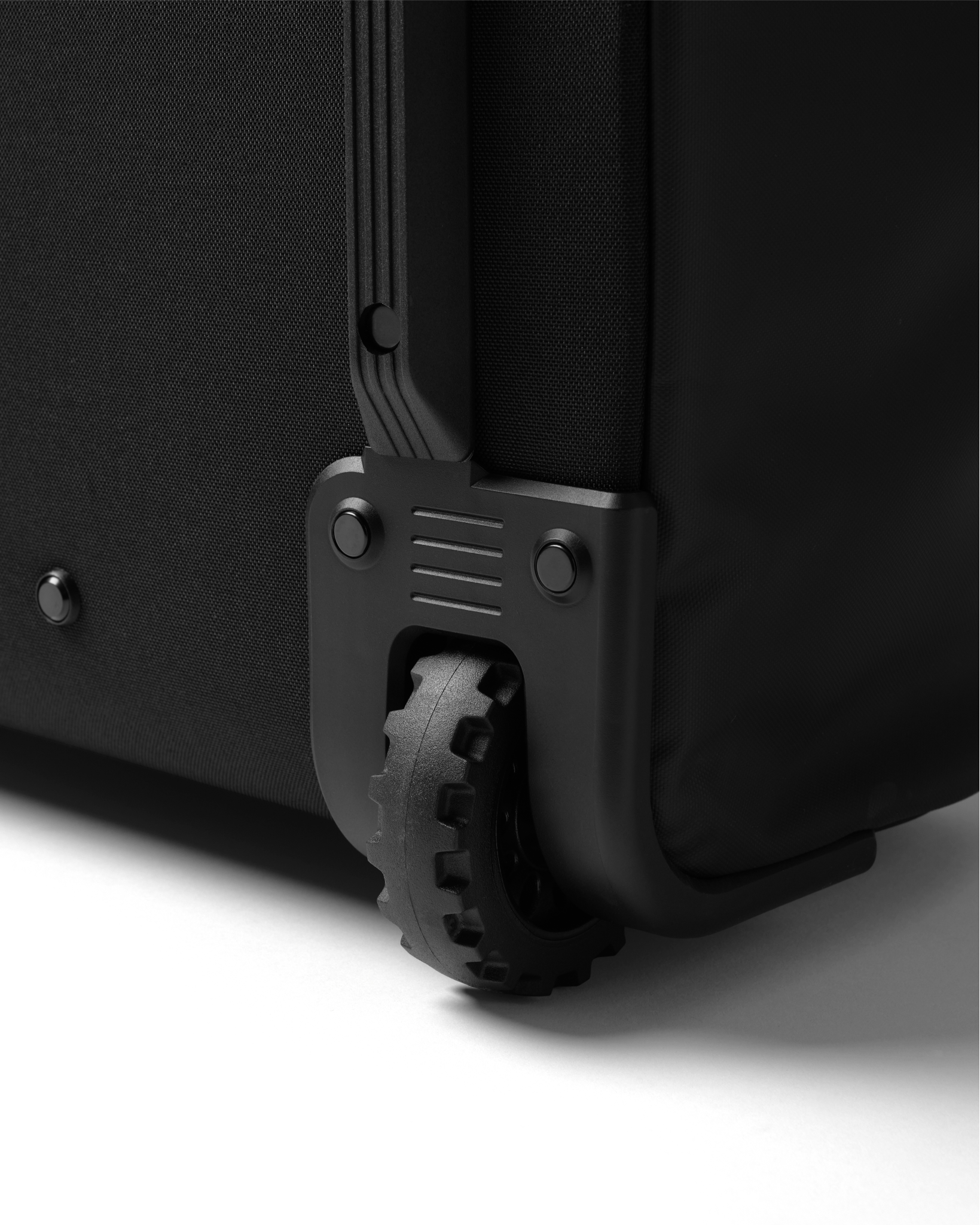 D_b HUGGER ROLLER BAG 60L BLACKOUT - Afbeelding 5