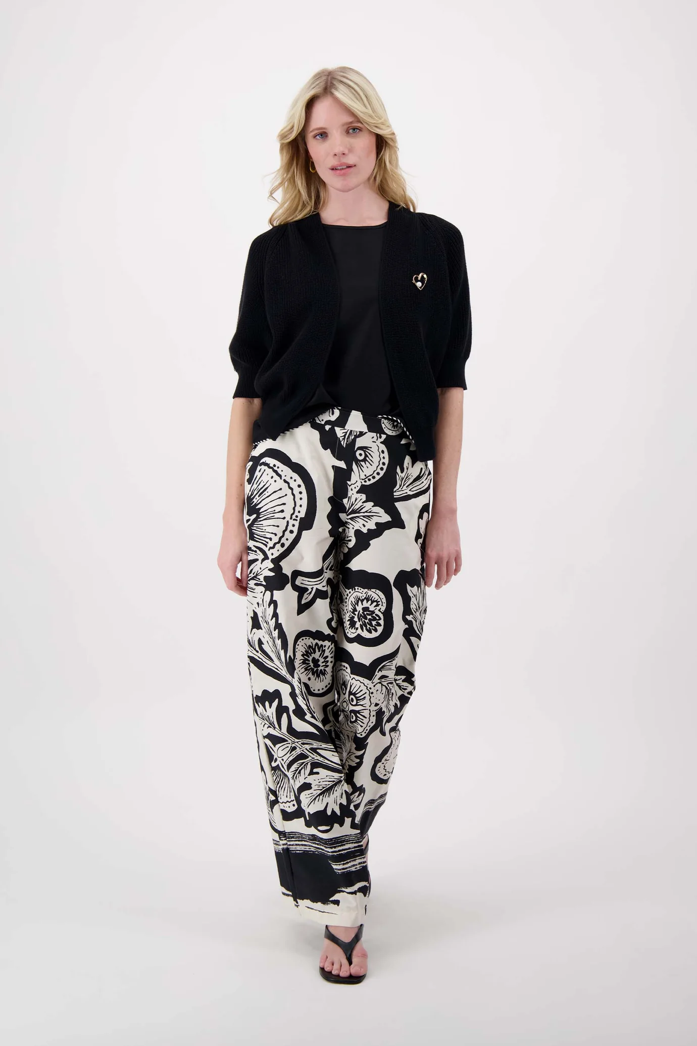 ZUSSS - vest met vleermuis mouwen met broche - BLACK - Afbeelding 3